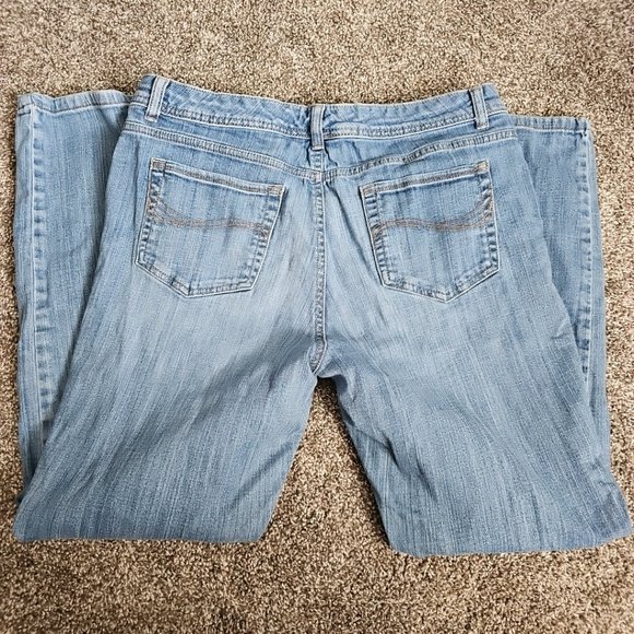 Charter Club Jeans Classic Fit Size Womens 10 Light Wash Denim 5-Pocket - Picture 1 of 8